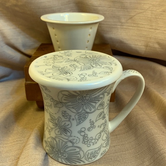 Teavana 3-piece tea set w/gorgeous flower design - Picture 2 of 11